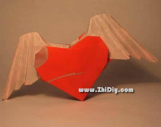 带翅膀的折纸心折纸图解威廉希尔中国官网
手把手教你制作精美的折纸心