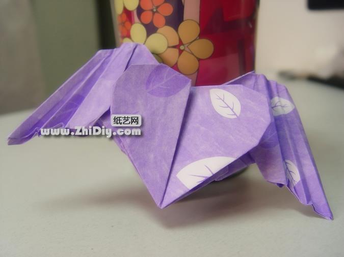 带翅膀的折纸心折纸图解威廉希尔中国官网
手把手教你制作漂亮的折纸翅膀心