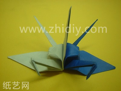 双千纸鹤的折纸基本图解威廉希尔中国官网
帮助你制作出真实的双千纸鹤来
