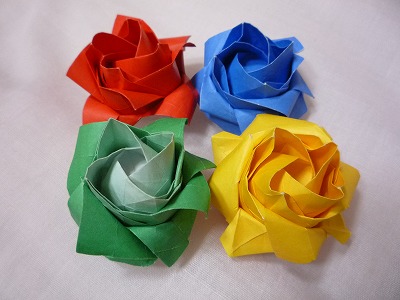 漂亮的折纸玫瑰花图解威廉希尔中国官网
手把手教你制作精致的折纸玫瑰花