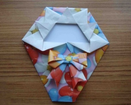 可爱折纸小相框的折法图解威廉希尔中国官网
手把手教你折叠精美的折纸小相框