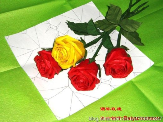 酒杯折纸玫瑰花的折纸图解威廉希尔中国官网
手把手教你制作酒杯折纸玫瑰花