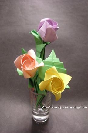 折纸玫瑰花的折法图解威廉希尔中国官网
手把手教你学习完整折纸玫瑰花花束