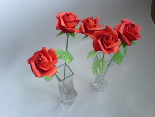 无格PT折纸玫瑰花的折法图解大全威廉希尔中国官网
手把手教你制作漂亮的PT折纸玫瑰花