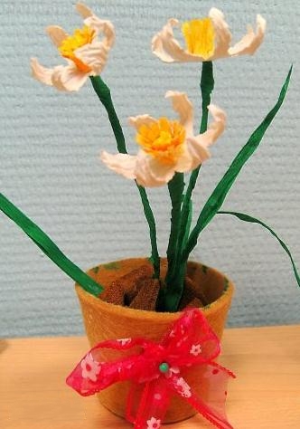 纸艺水仙花的威廉希尔公司官网
制作威廉希尔中国官网
手把手教你制作漂亮的水仙花
