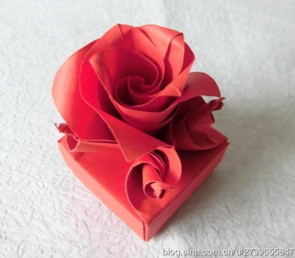 折纸玫瑰花盒的威廉希尔公司官网
折纸威廉希尔中国官网
手把手教你制作精美的折纸玫瑰花盒子