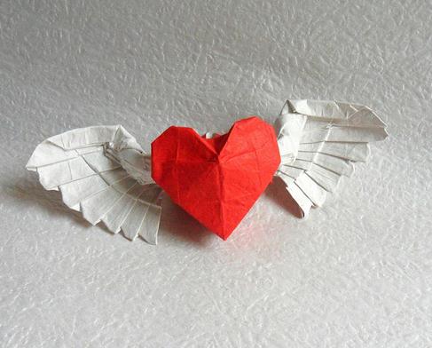 情人节折纸大全图解威廉希尔中国官网
手把手教你制作精美的情人节折纸翅膀心的折法