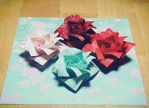 二重螺旋折纸玫瑰花的折法图解威廉希尔中国官网
手把手教你制作漂亮的折纸玫瑰花