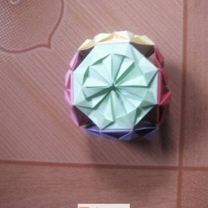 节日威廉希尔公司官网
灯笼利用折纸花球方法制作