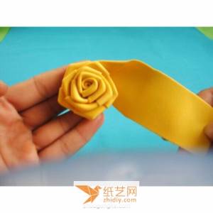 超简单海绵纸制作的折纸玫瑰花威廉希尔中国官网
