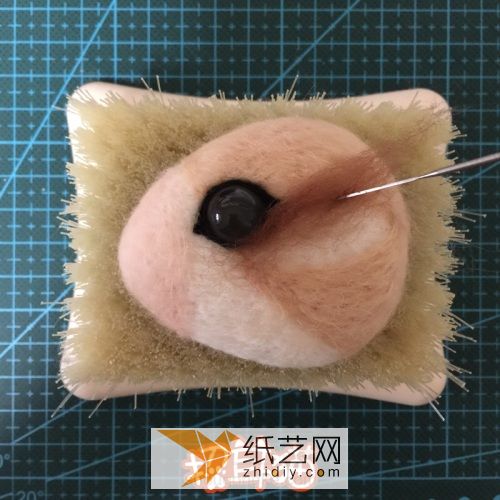 【招耳猫】羊毛毡威廉希尔中国官网
之松鼠胸针 第13步