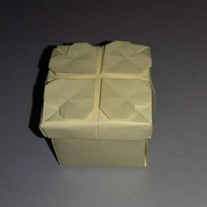 手把手教你制作四叶草折纸盒子圣诞节礼物包装礼盒的制作威廉希尔中国官网
