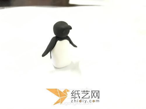 圣诞企鹅粘土威廉希尔中国官网
 第8步