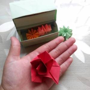 情人节救急最合适的就是这个简单折纸玫瑰花的制作威廉希尔中国官网
了