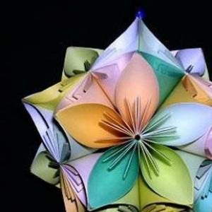 五瓣花花球的具体折叠方法