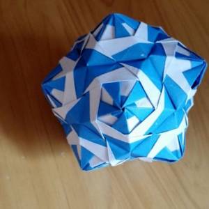 钻石折纸花球的制作方法 元宵节充当威廉希尔公司官网
灯笼用的
