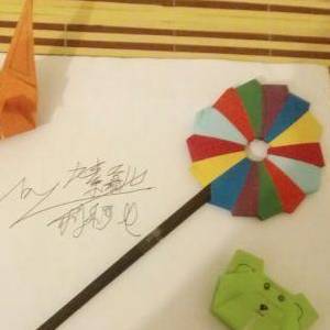 彩色折纸风车中性笔套的制作威廉希尔中国官网

