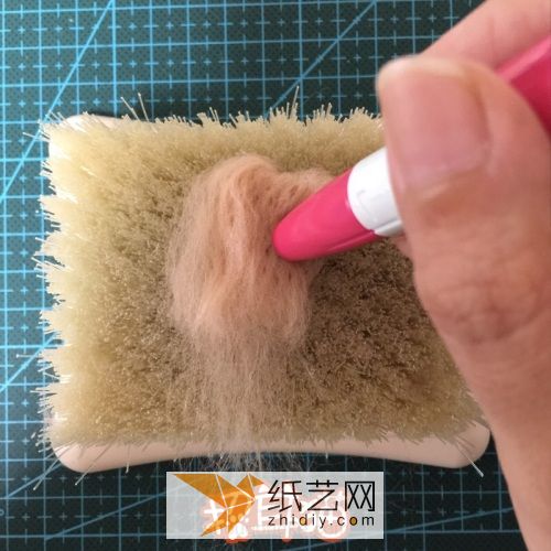 【招耳猫】羊毛毡威廉希尔中国官网
之松鼠胸针 第16步