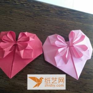 开花的折纸爱心情人节装饰制作威廉希尔中国官网
