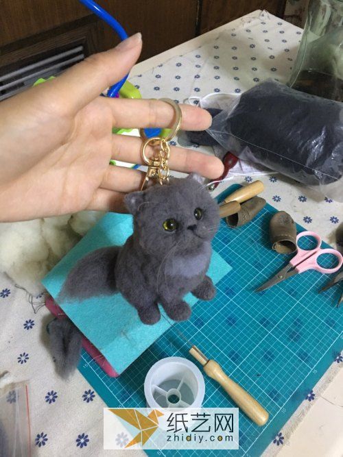 「槿时」羊毛毡灰色植毛猫咪制作威廉希尔中国官网
 第14步