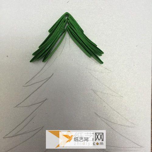 简单的衍纸画-圣诞树威廉希尔中国官网
 第6步
