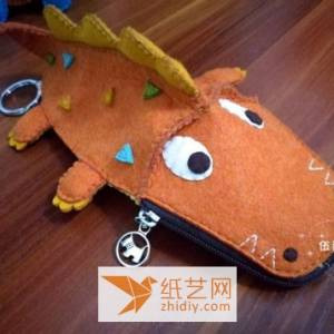 可爱的不织布小鳄鱼笔袋圣诞节礼物制作威廉希尔中国官网
