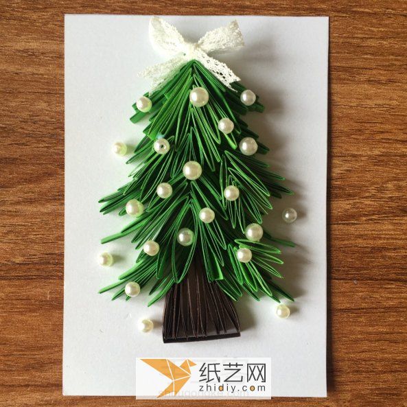 圣诞树绘制威廉希尔中国官网
—一张非常简单形象的衍纸画