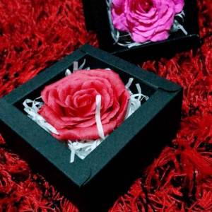 皱纹纸制作的纸玫瑰礼盒情人节礼物制作威廉希尔中国官网
