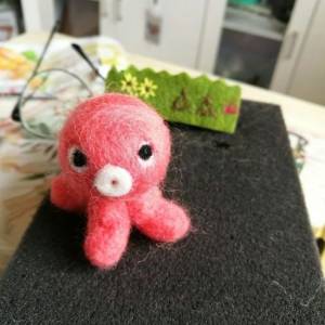 适合新手制作的羊毛毡小章鱼制作威廉希尔中国官网
 圣诞节礼物不愁啦