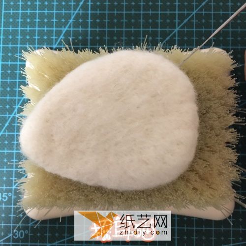 【招耳猫】羊毛毡威廉希尔中国官网
之松鼠胸针 第2步