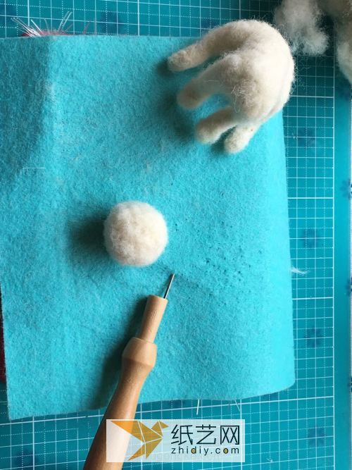 「槿时」羊毛毡灰色植毛猫咪制作威廉希尔中国官网
 第2步