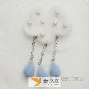 用羊毛毡制作的云朵胸针母亲节礼物DIY威廉希尔中国官网
图解