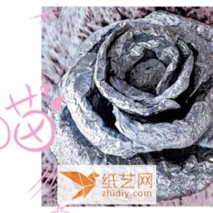 情人节礼物的延续 包巧克力的锡箔纸制作成的纸玫瑰花威廉希尔中国官网
