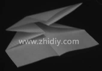 斜头滑翔纸飞机制作威廉希尔中国官网
第一步