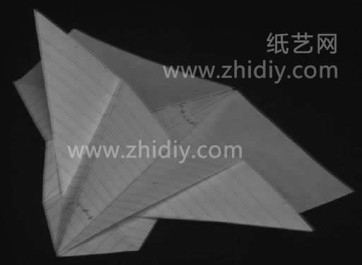 斜头滑翔纸飞机制作威廉希尔中国官网
第二步