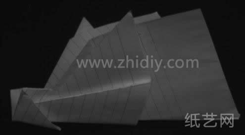 斜头滑翔纸飞机制作威廉希尔中国官网
第三步