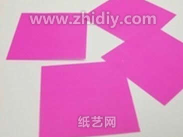 折纸心形书签图解制作威廉希尔中国官网
制作过程中的第一步准备方形纸张