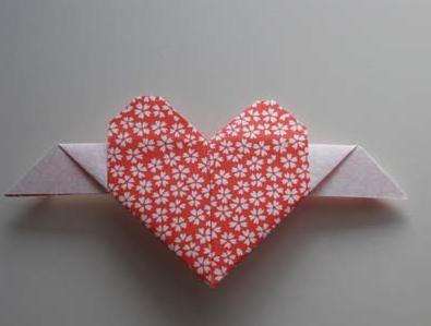 情人节威廉希尔公司官网
制作带翅膀折纸心送给最需要情人节礼物的你