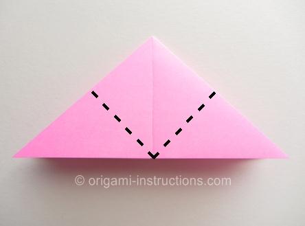 我们在这里学习的这个折纸玫瑰式一种制作起来比较简单的折纸玫瑰威廉希尔中国官网
