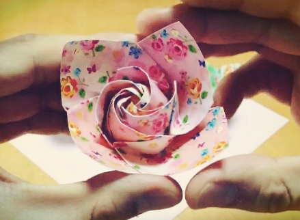 简单折纸玫瑰的折法之一重花玫瑰花的折法视频威廉希尔中国官网
