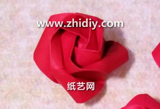 简化版川崎玫瑰花的折法视频威廉希尔中国官网
手把手教你制作简单的川崎折纸玫瑰