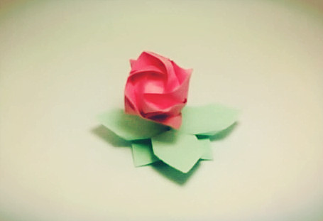 川崎玫瑰花叶子的折法图解折纸视频威廉希尔中国官网
教你折纸玫瑰叶子如何叠