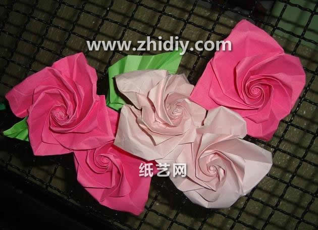 折纸玫瑰花的折法大全威廉希尔中国官网
手把手教你制作湿法折纸玫瑰花的折法