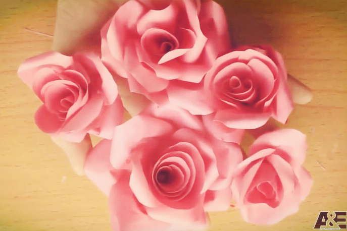 超简单方法教你如何制作仿真纸玫瑰花的折法威廉希尔中国官网
