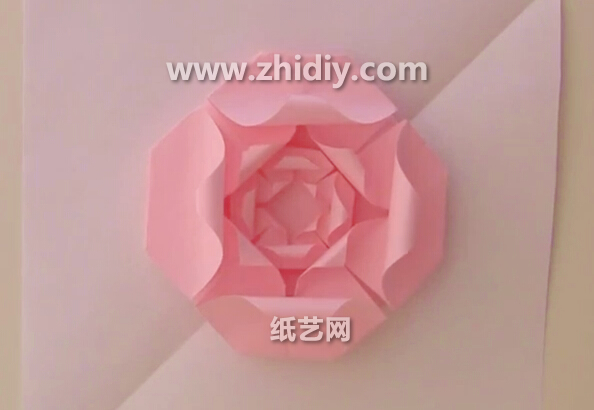 威廉希尔公司官网
折纸玫瑰花如何折的威廉希尔中国官网
教你快速制作出漂亮的简单折纸玫瑰