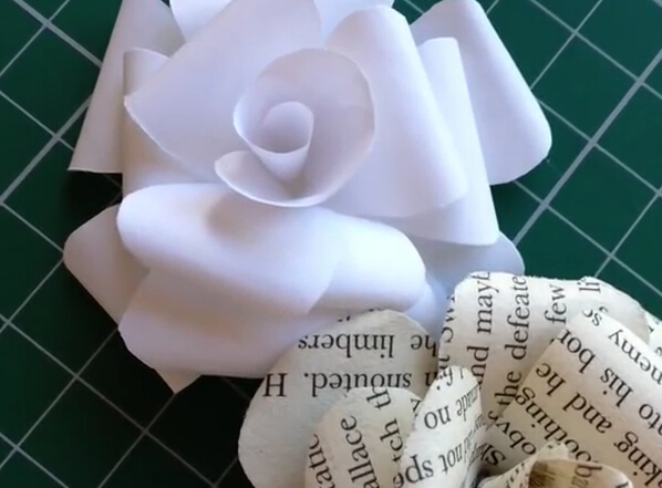 简单威廉希尔公司官网
纸玫瑰花教你玫瑰花的折法和制作方法