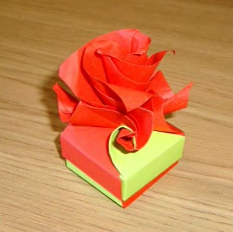 折纸玫瑰花盒子的折法视频详解威廉希尔中国官网
