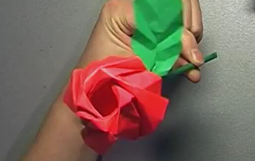 完整的折纸玫瑰花的折法视频威廉希尔中国官网
