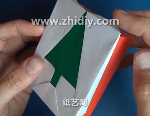圣诞节威廉希尔公司官网
折纸盒子的折法威廉希尔中国官网
教你制作出漂亮的圣诞节折纸盒子