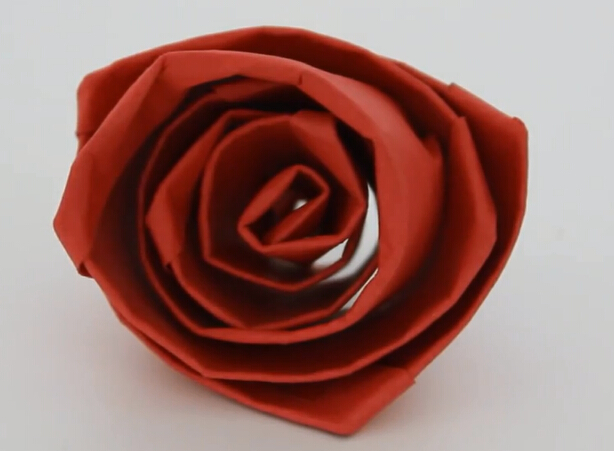 简单卷纸玫瑰花的威廉希尔公司官网
折纸玫瑰花制作威廉希尔中国官网
